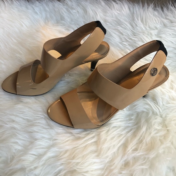 Michael Kors👡 Rochelle Patent Leather Sandals 👡
